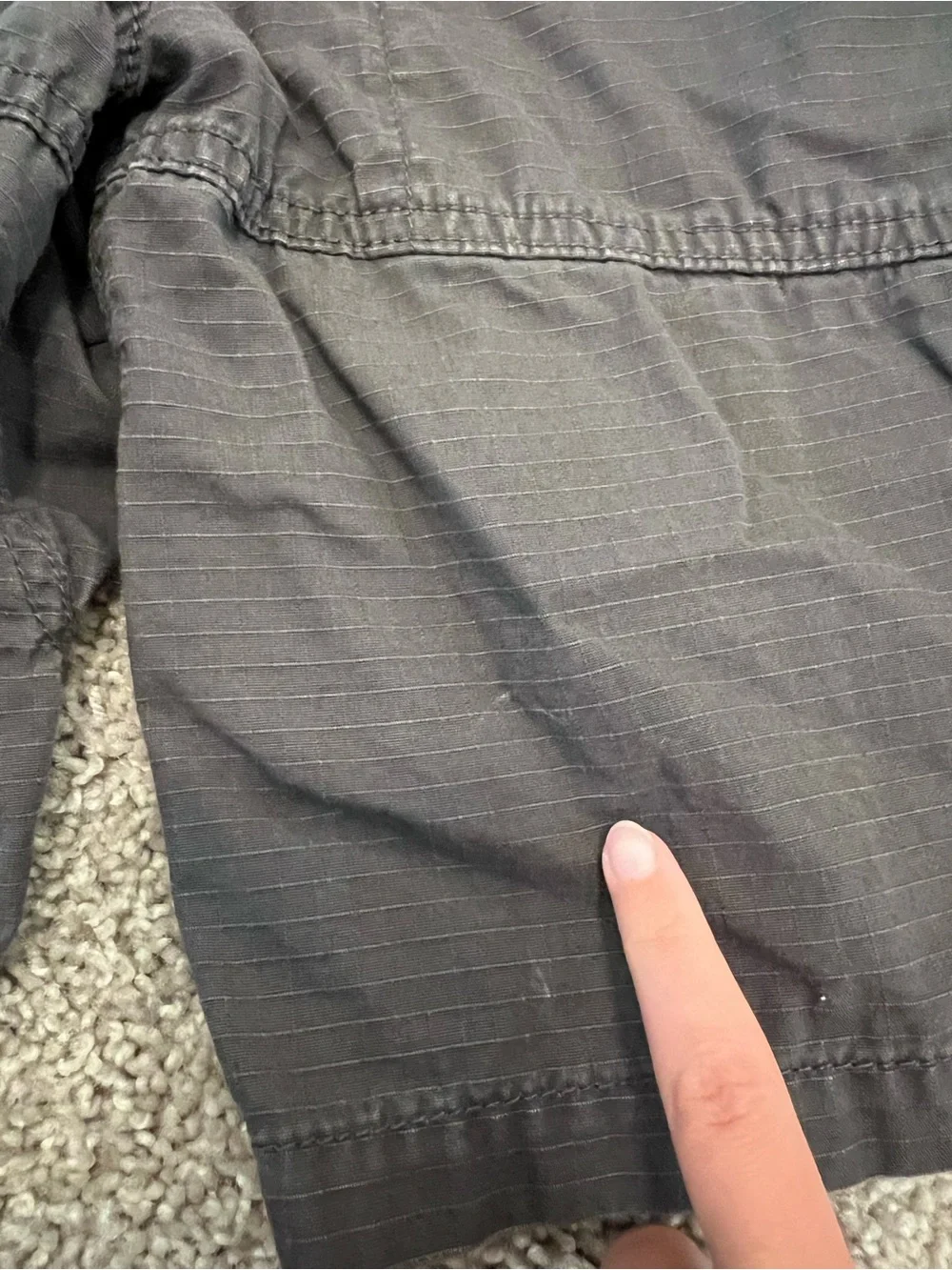 🔘GAP: Boy size L, charcoal shorts w/black belt accent & pockets preowned🔘
